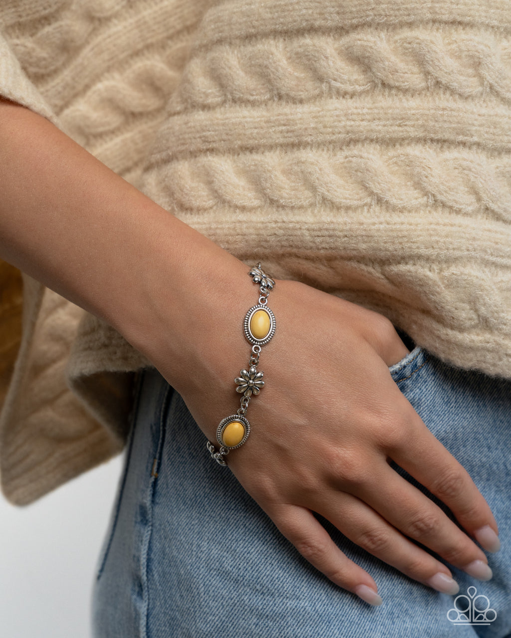 Earthy Estate - Yellow Bracelet - Paparazzi Accessories