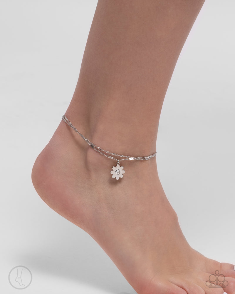 Blossoming Breeze - White Anklet - Paparazzi Accessories