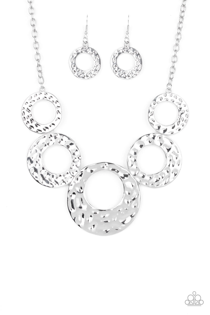 five-dollar-jewelry-mildly-metro-silver-necklace-paparazzi-accessories