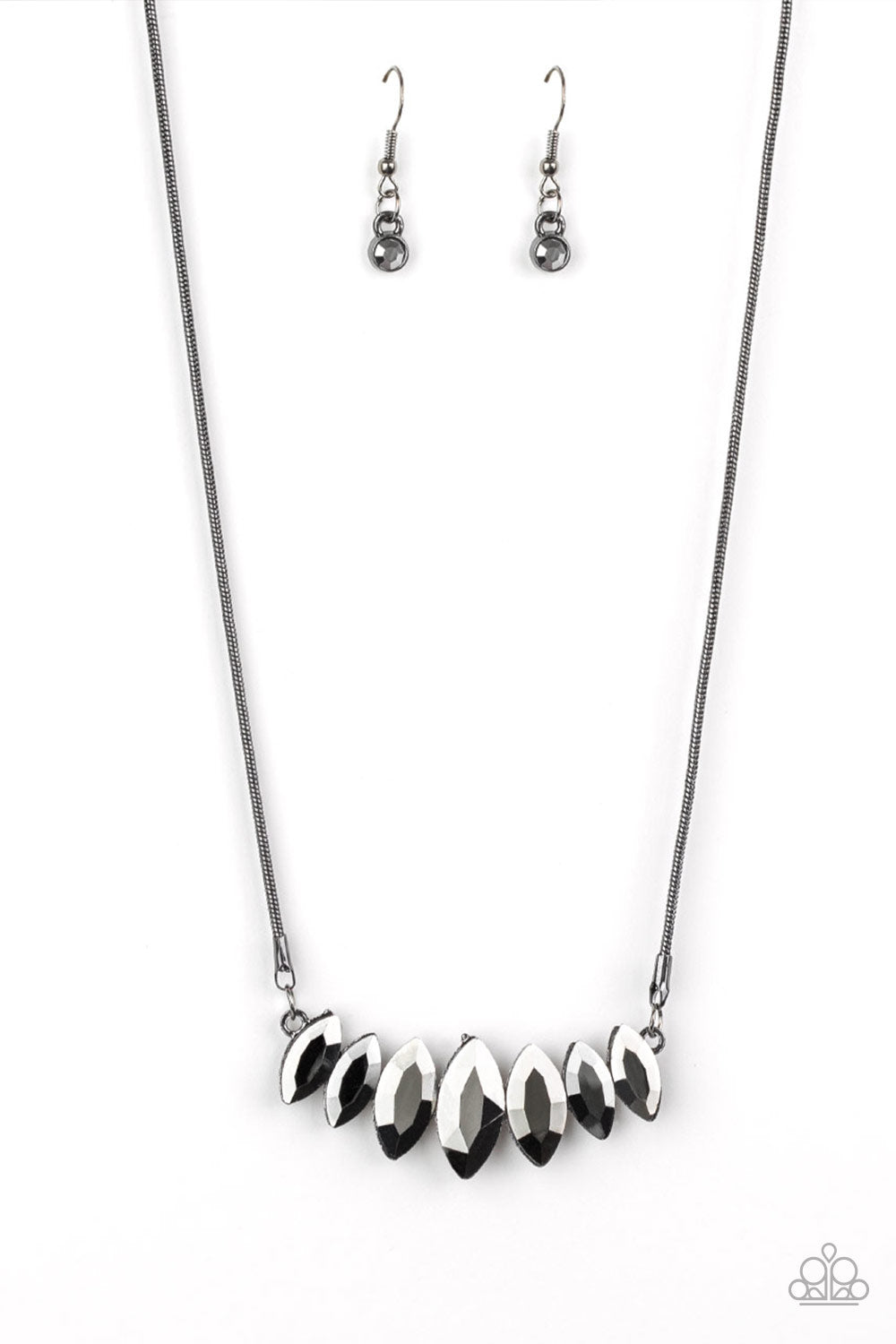 five-dollar-jewelry-leading-lady-black-necklace-paparazzi-accessories