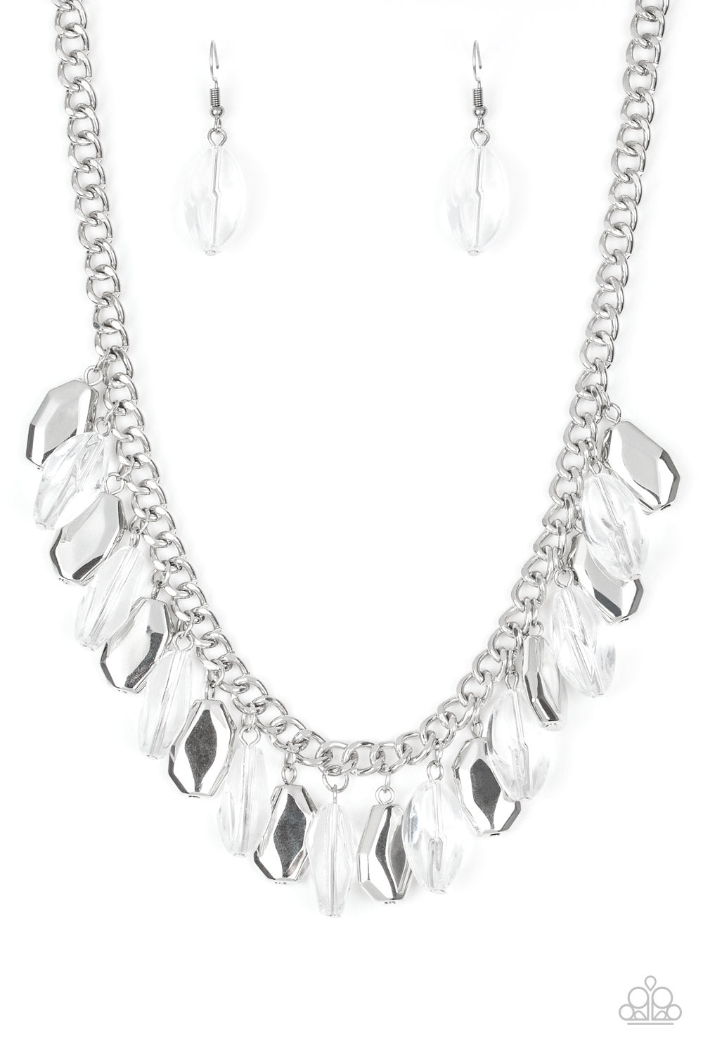 five-dollar-jewelry-fringe-fabulous-white-necklace-paparazzi-accessories
