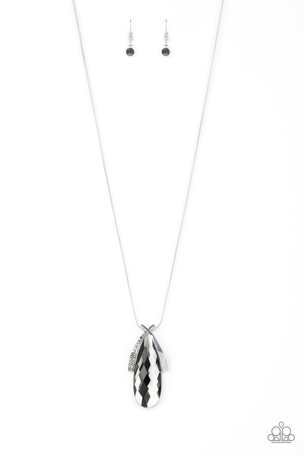 five-dollar-jewelry-stellar-sophistication-silver-necklace-paparazzi-accessories