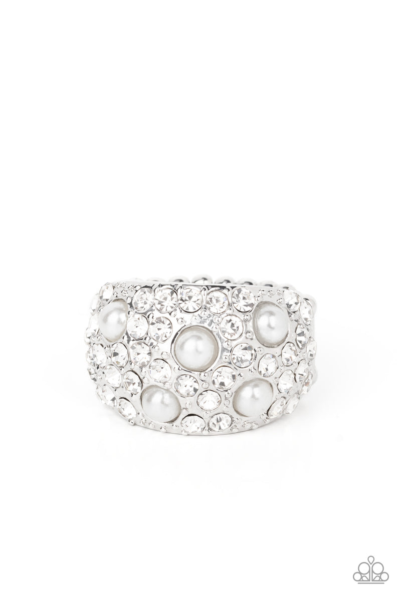 five-dollar-jewelry-gatsbys-girl-white-ring-paparazzi-accessories