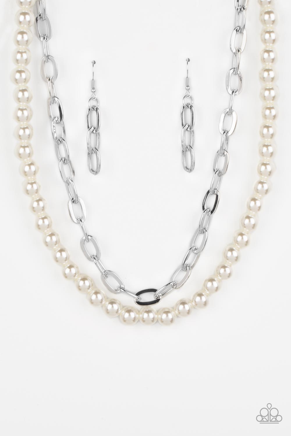 five-dollar-jewelry-suburban-yacht-club-white-necklace-paparazzi-accessories
