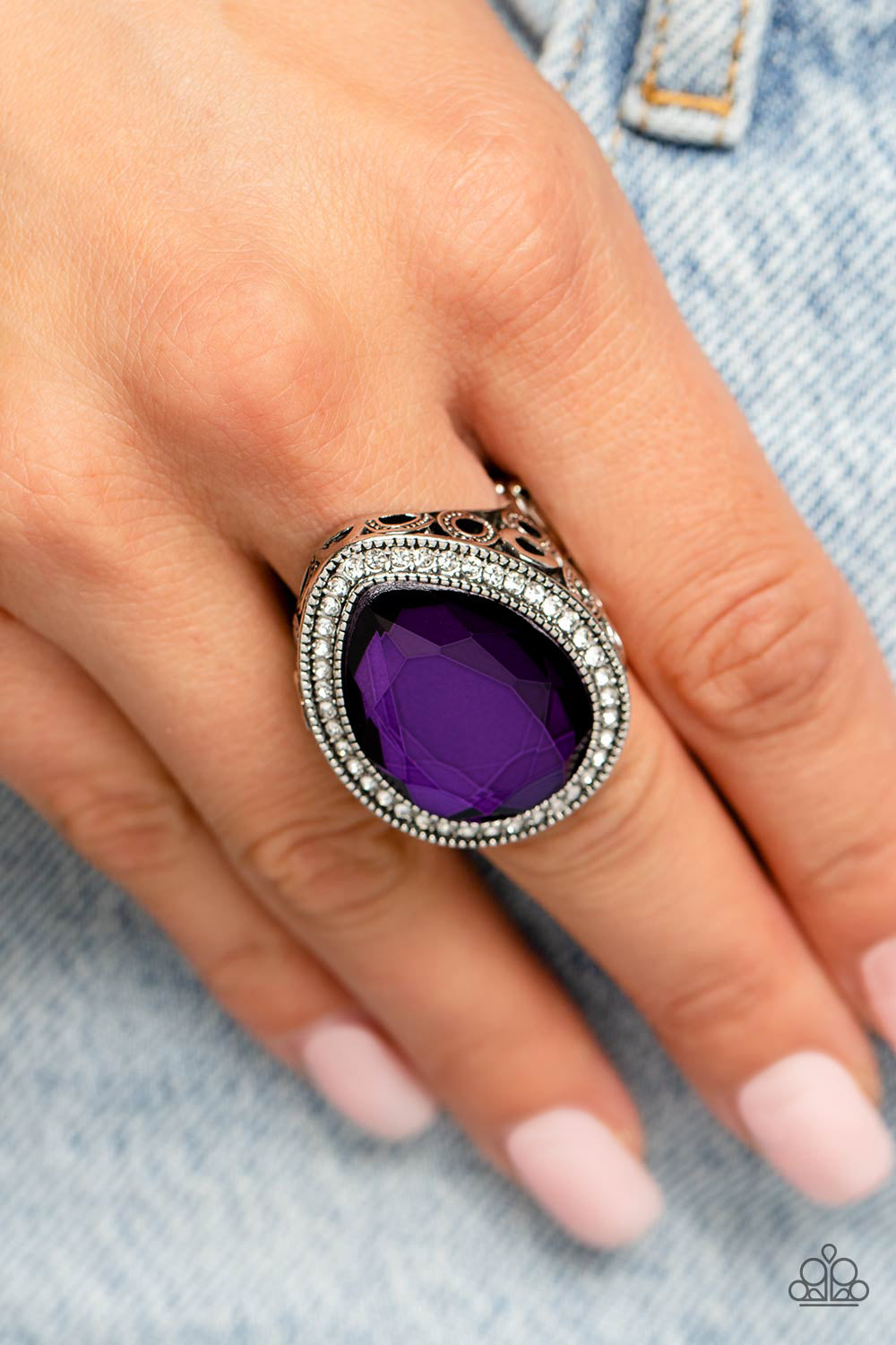 Illuminated Icon - Purple Ring - Paparazzi Accessories