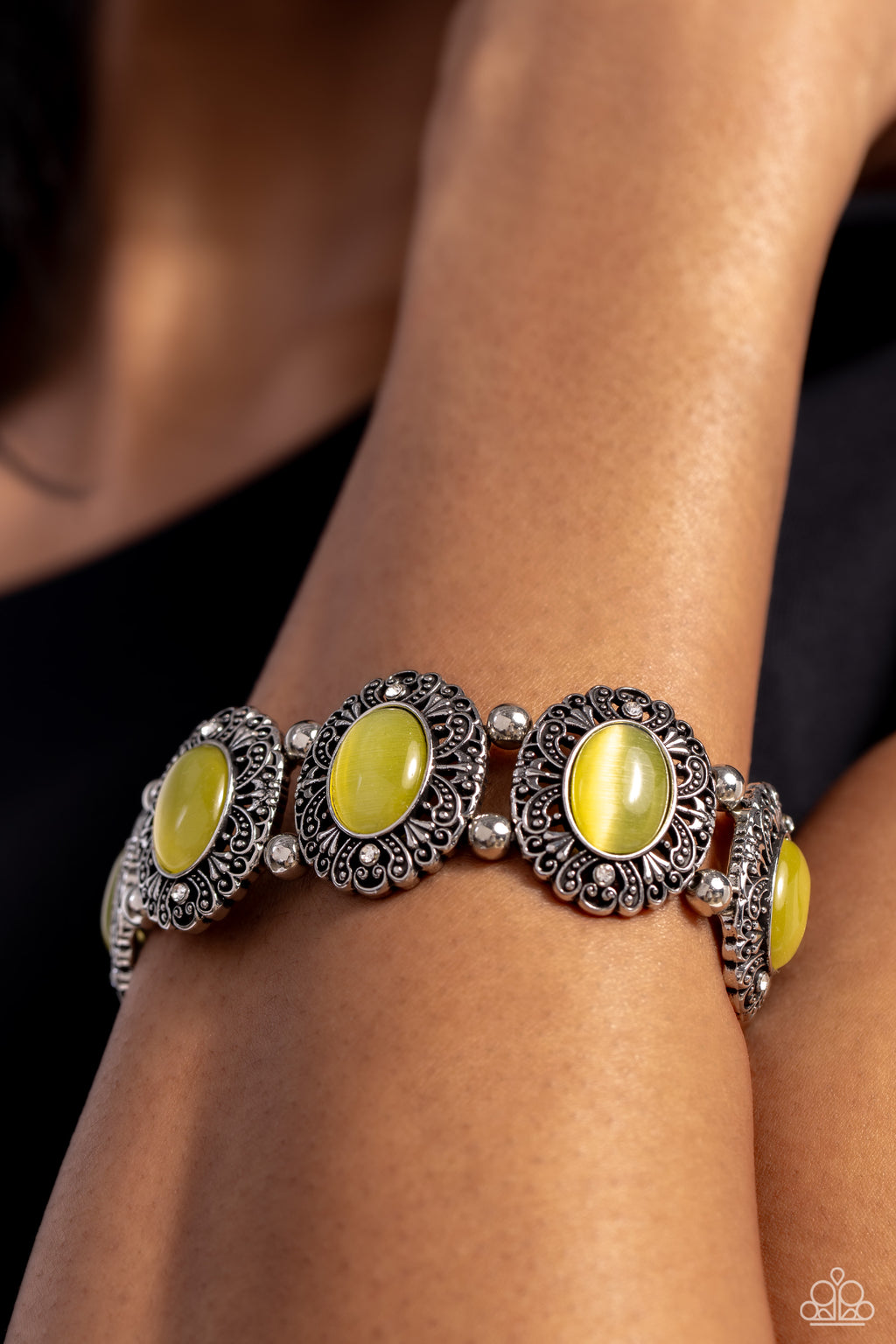 Vintage Vault - Yellow Bracelet - Paparazzi Accessories